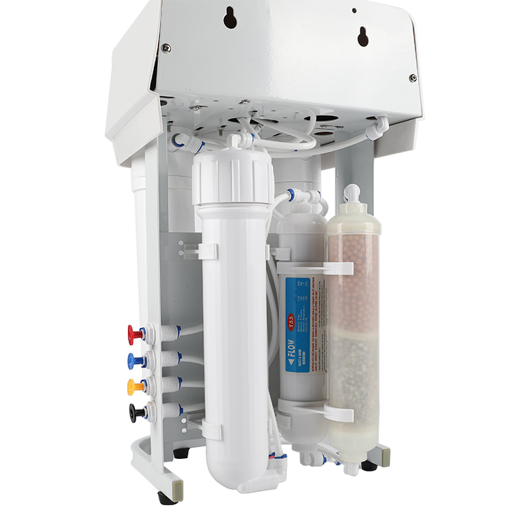 Reverse osmosis filter water system with 3 display